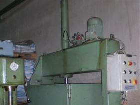 PRESSA PER IMBALLAGGIO
