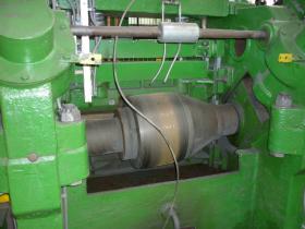 LINEA DI RADDRIZZATURA TUBI DEMAG straightening line LINEA DI RADDRIZZATURA TUBI DEMAG straightening line
