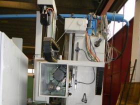Tornio verticale a cnc