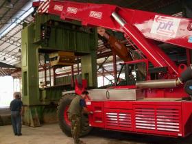 Pressa oleodinamica Nava  400 Ton .