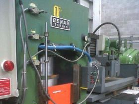 Pressa benag 300 ton