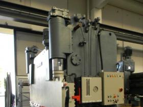 pressa piegatrice 3000 X 200 TON