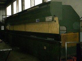 Pressa piegatrice marca Belgius, modello T105