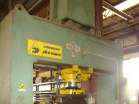Pressa a pistone mobile 150 ton