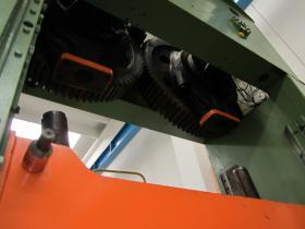 Pressa meccanica VORONEZH � CALININ 250 Ton Mod. K3534 A
