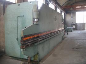 Pressa piegatrice/ calandra rotolatrice
