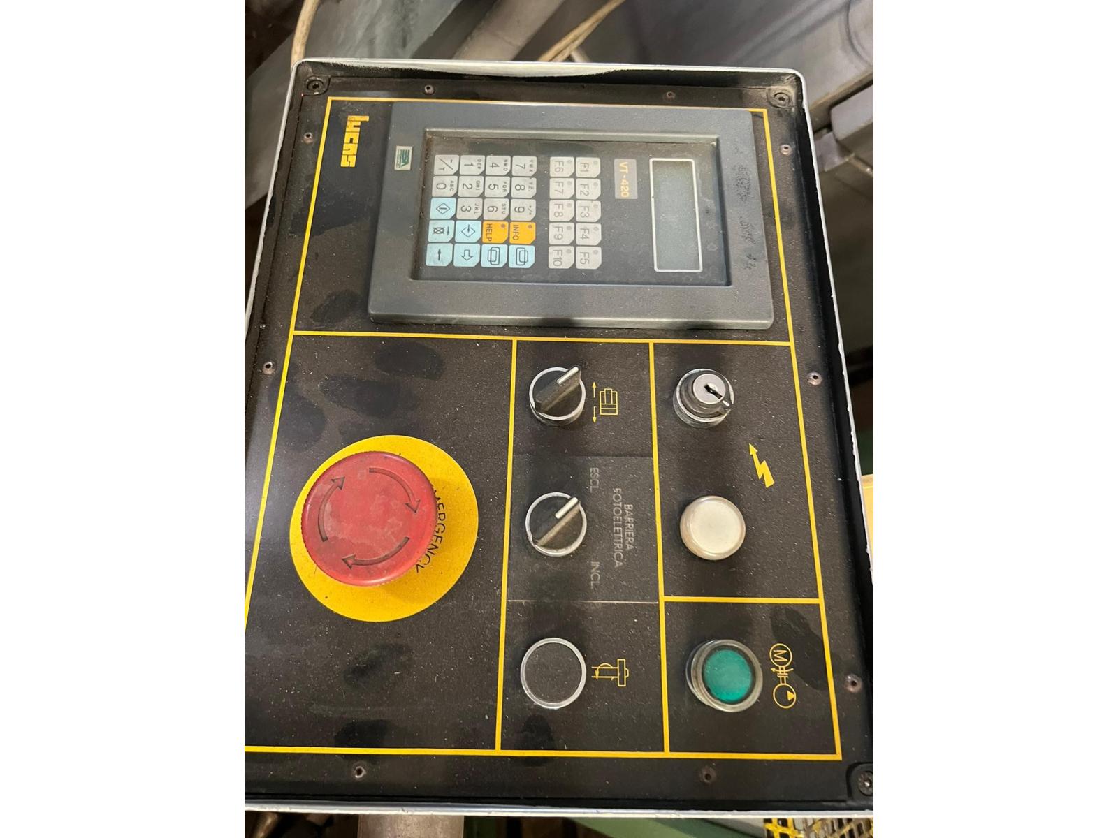 BICCHIERATRICE PER CANNE FUMARIE €4000