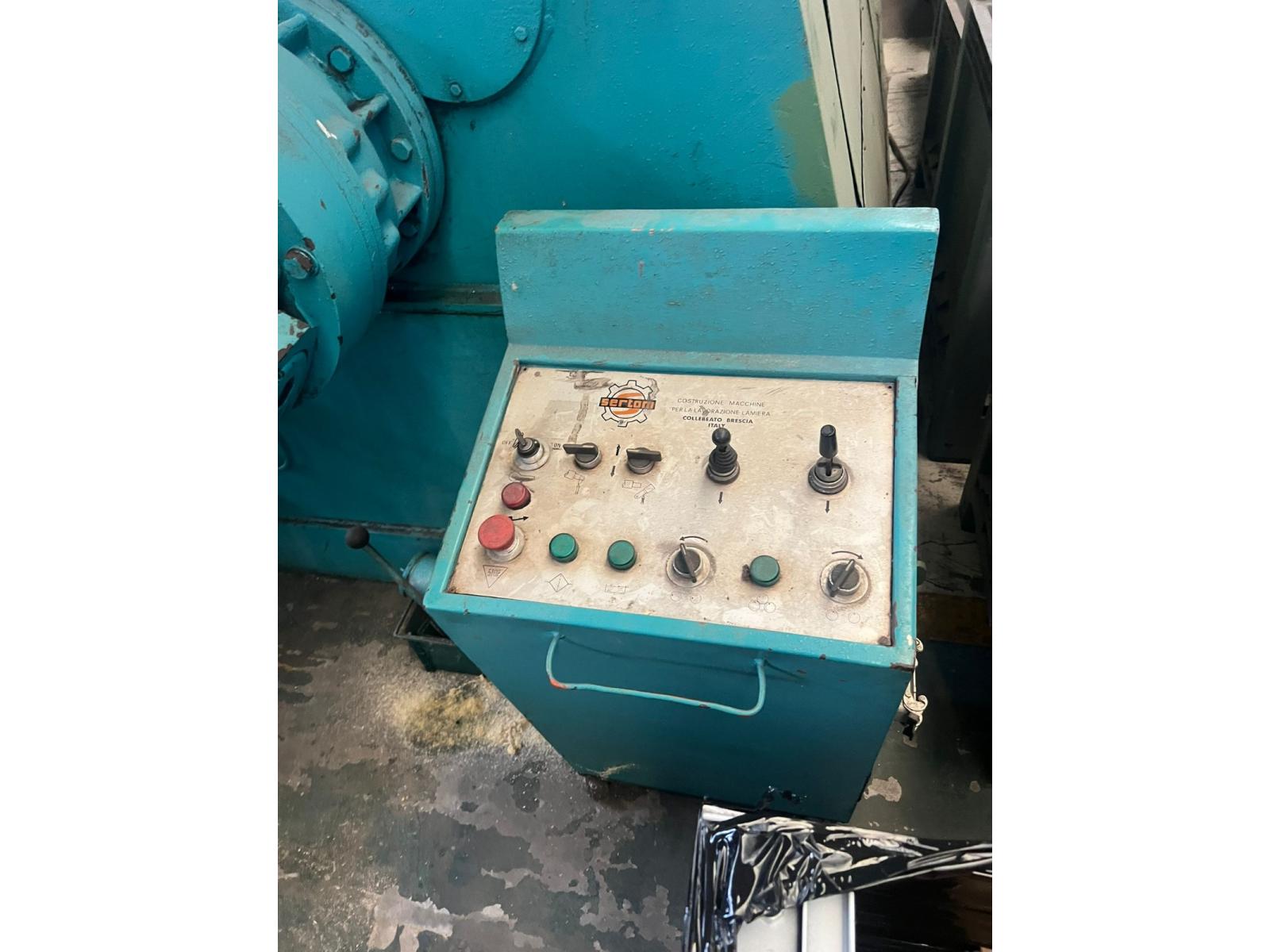 Calandra per lamiera usata sertom   2500x20 idraulica 3 rulli.