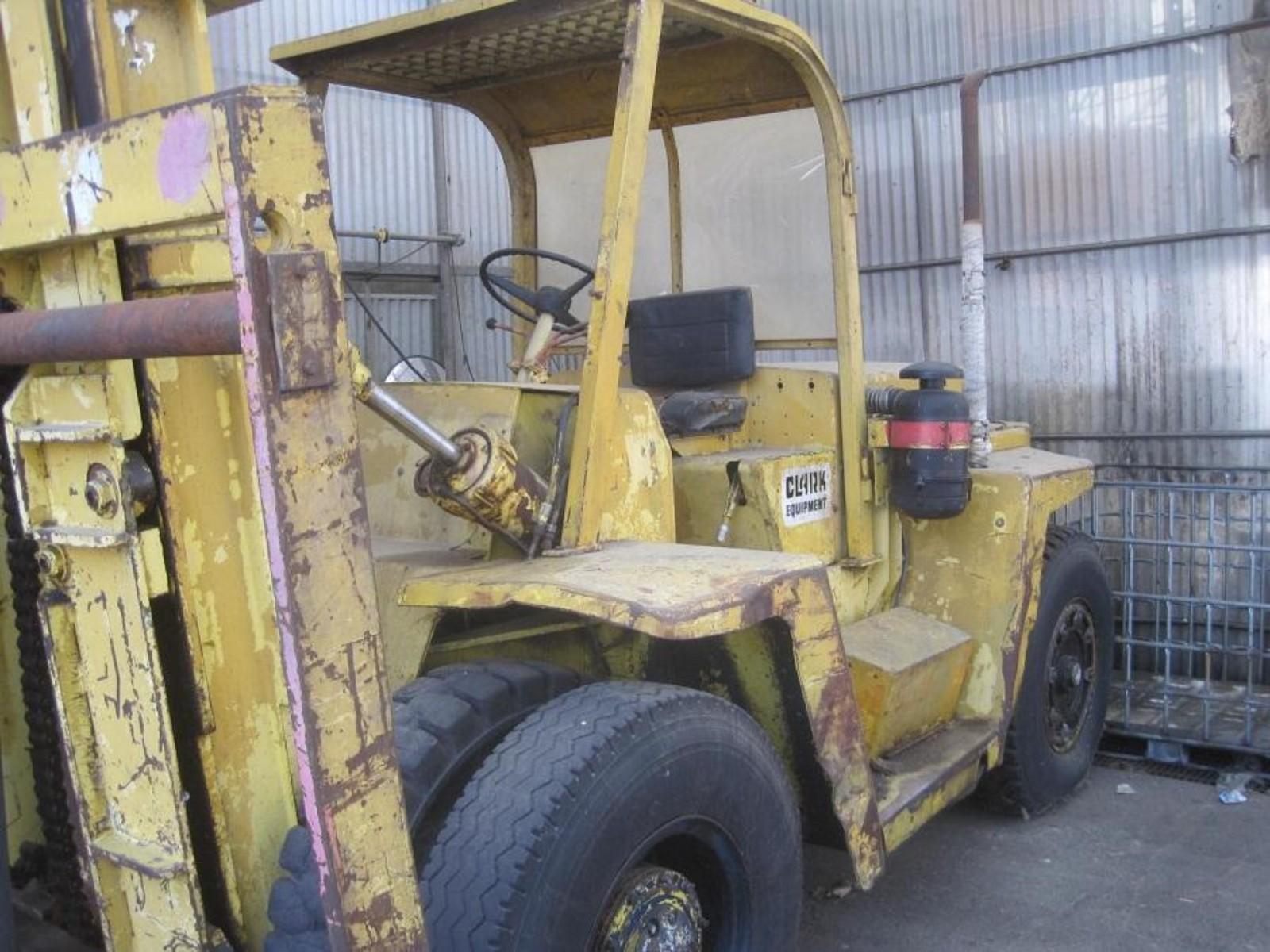CARRELLO CLARK DCY 250 S