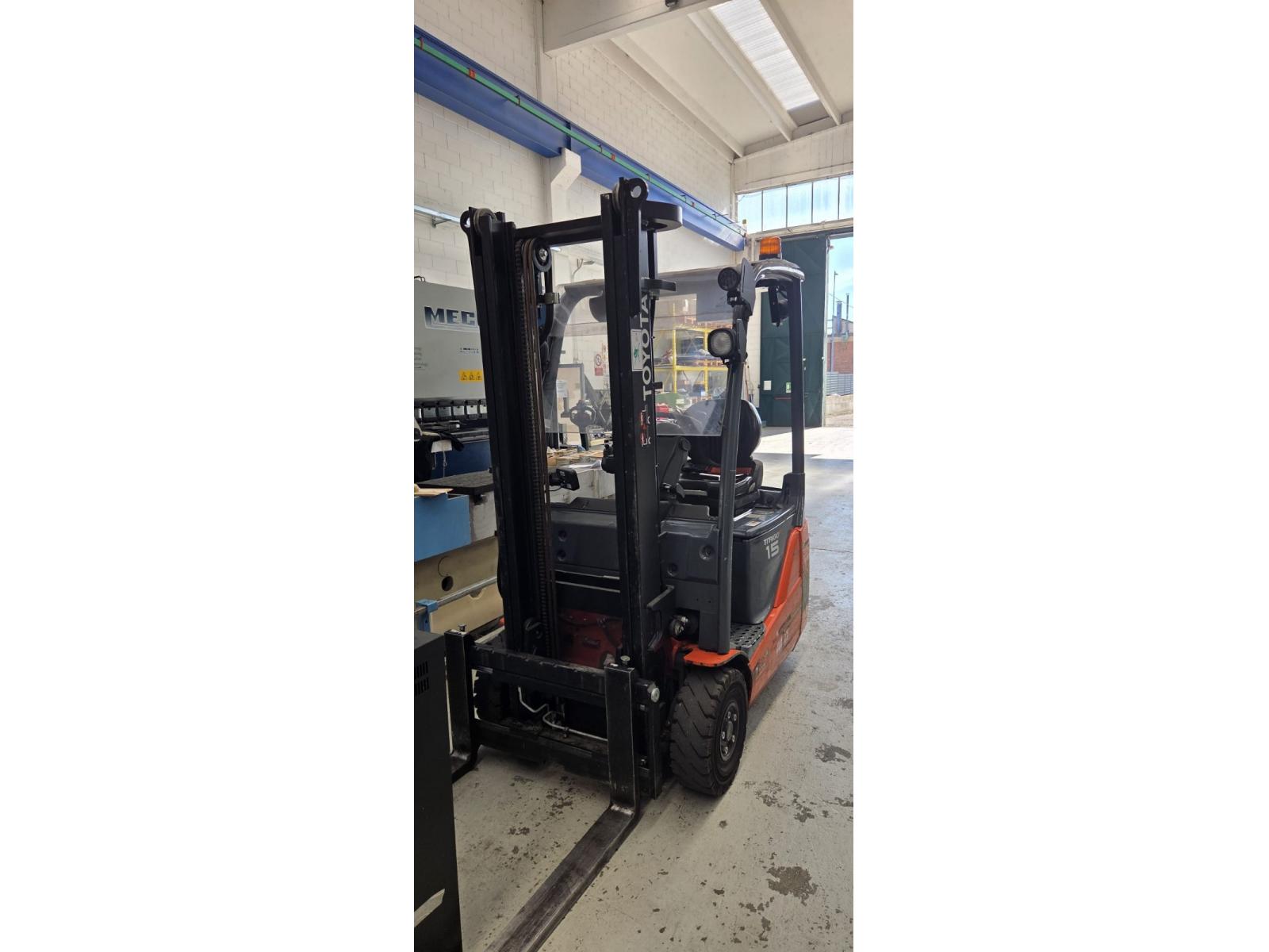 CARRELLO ELEVATORE