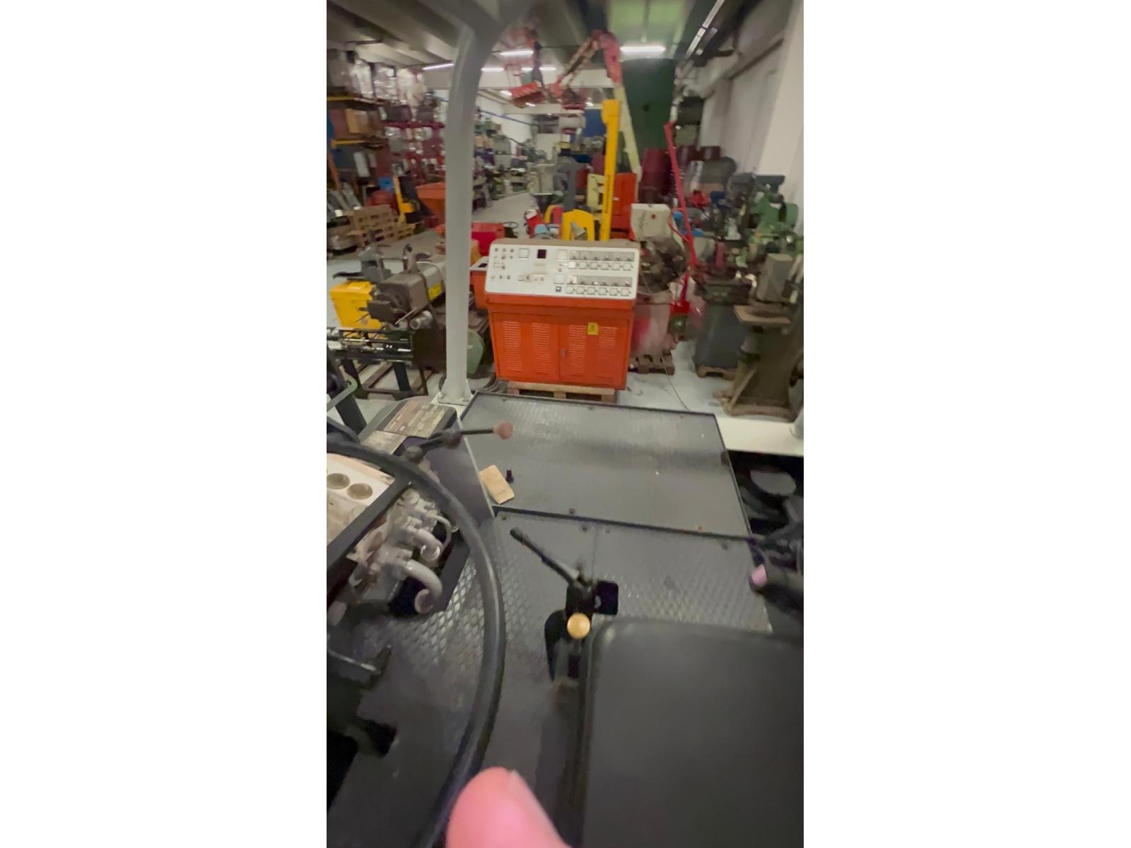 Carrello elevatore OM  13 TON