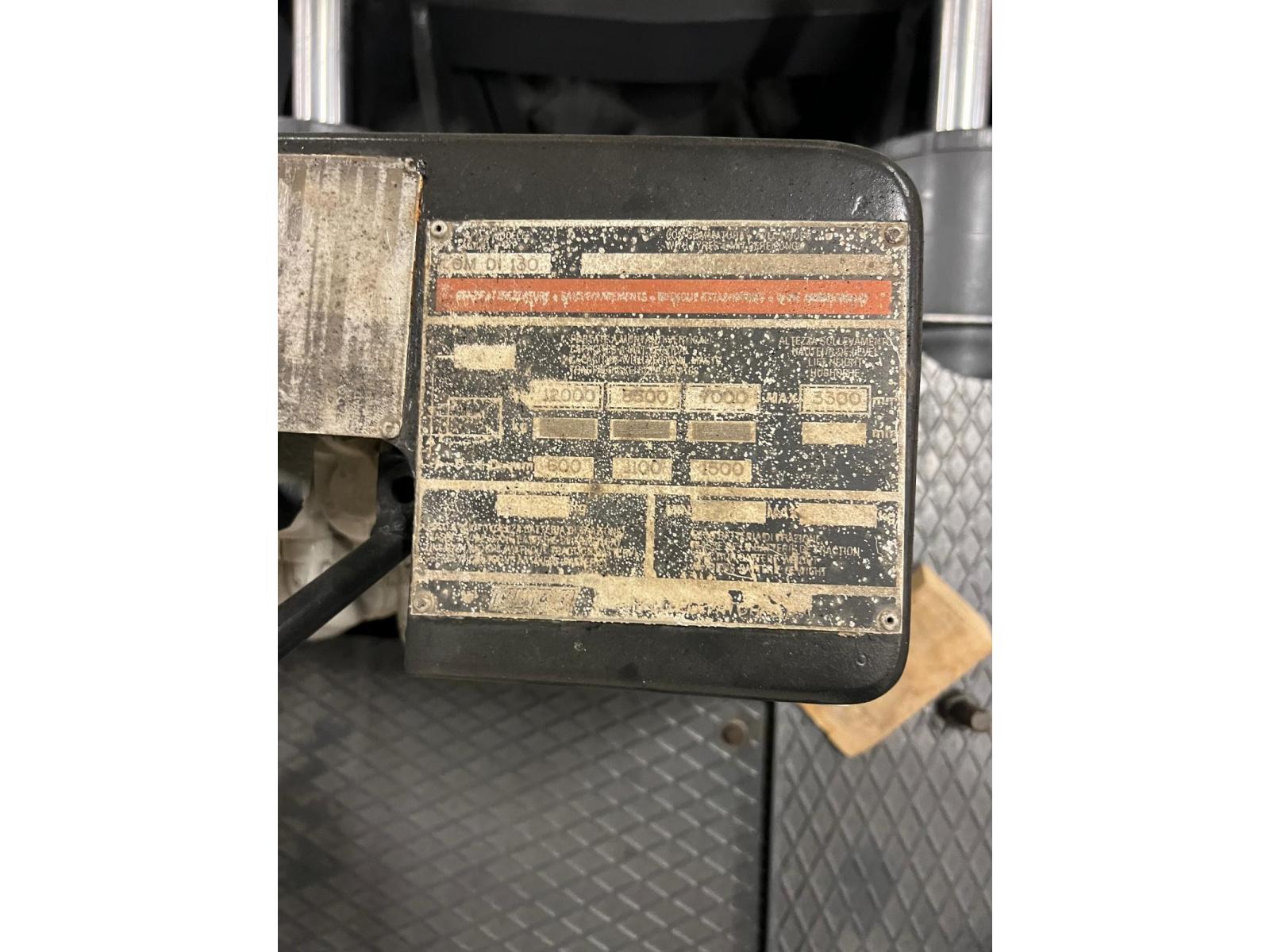 Carrello elevatore OM  13 TON