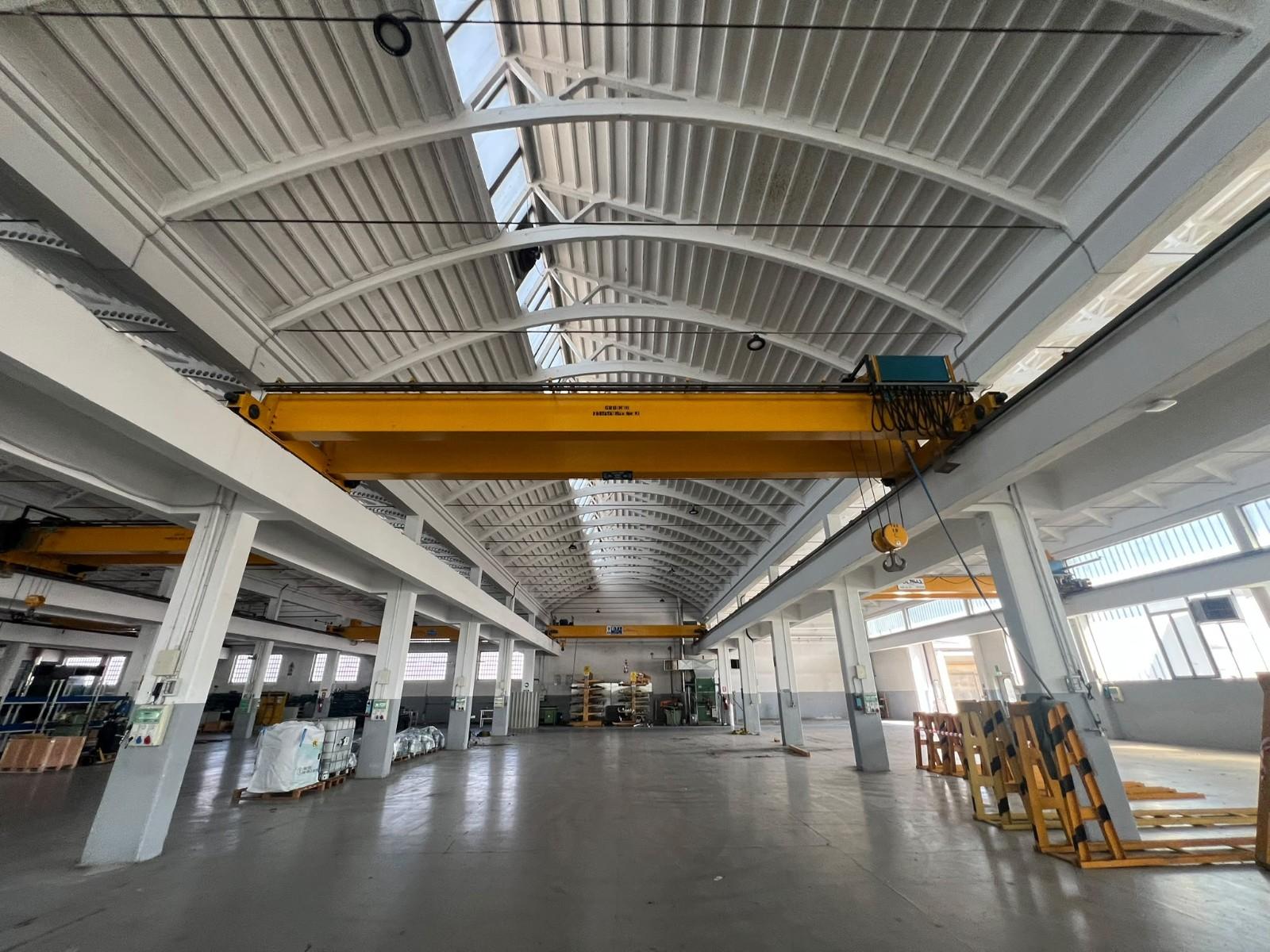 NR 10 CARRIPONTE  SCARTAMENTO 9900 MM PORTATA 10 TON e 5 TON