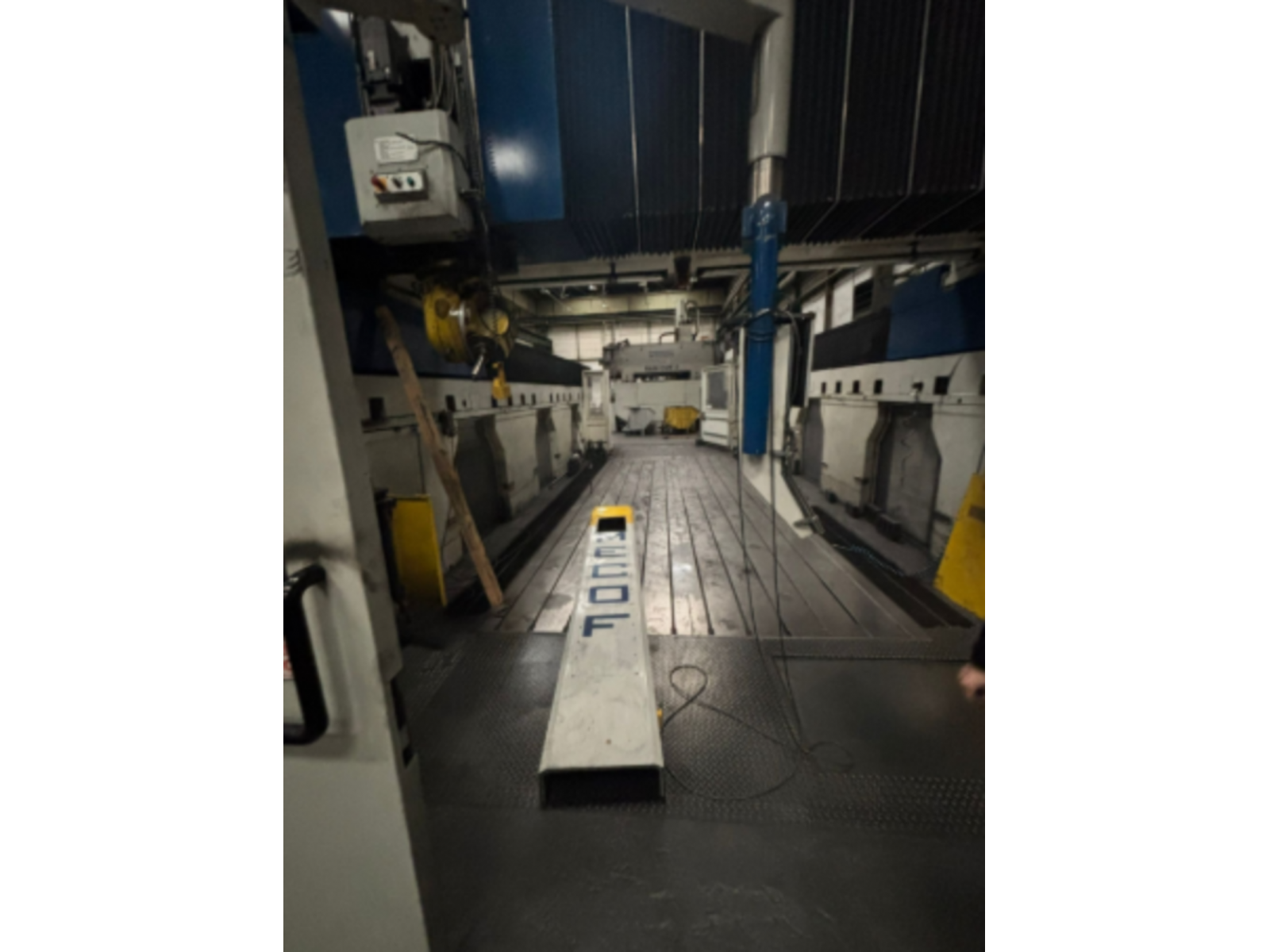 CENTRO DI LAVORO A PORTALE CNC