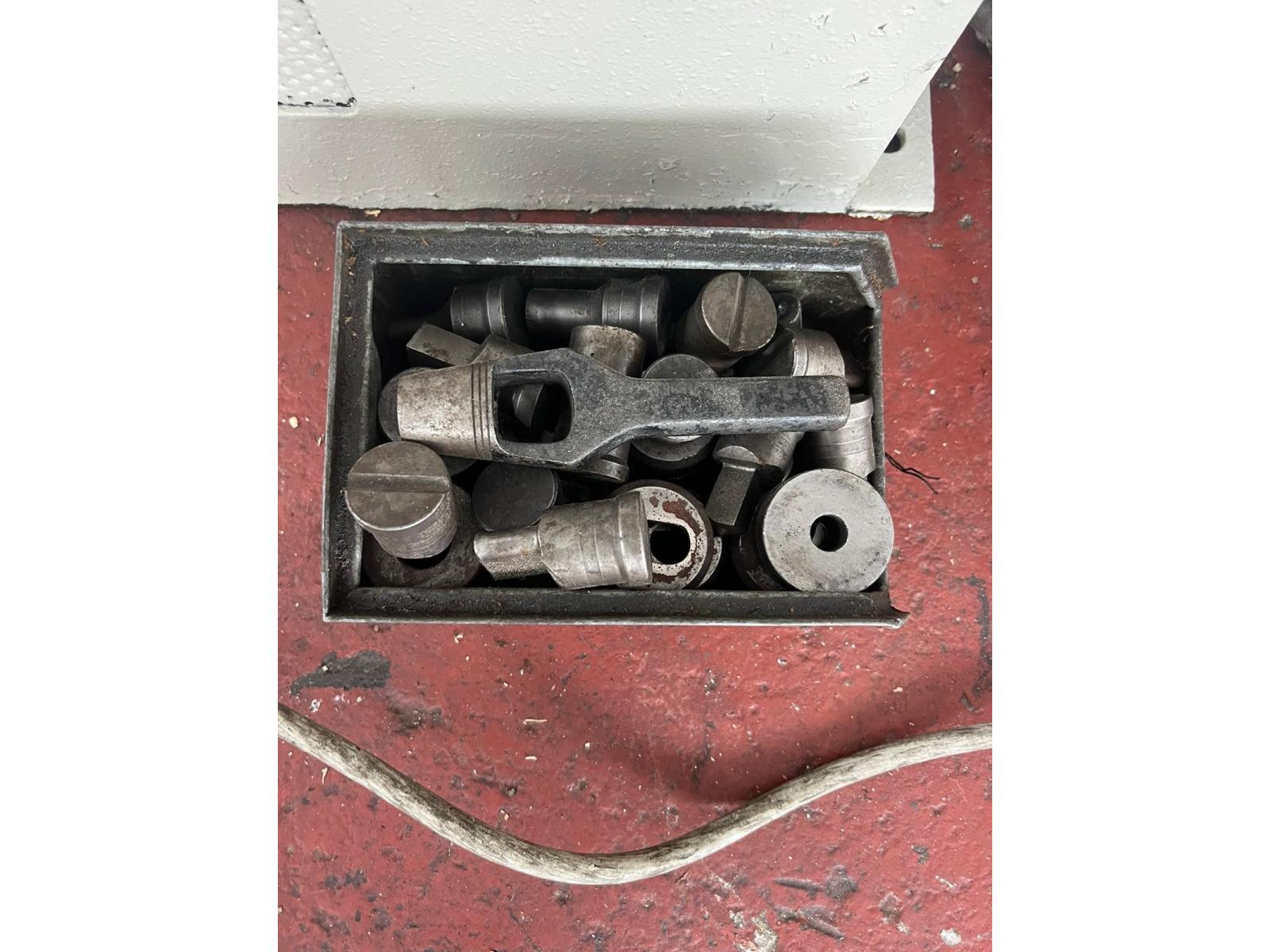 CESOIA PUNZONATRICE UNIVERSALE FICEP 604 N