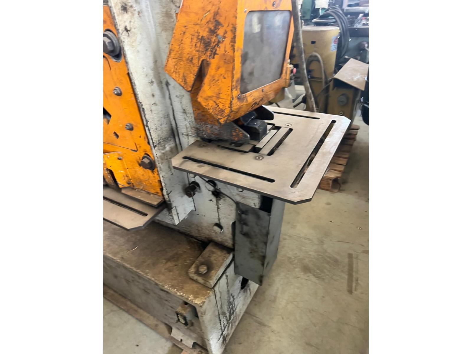 CESOIA PUNZONATRICE UNIVERSALE FICEP 805 NP