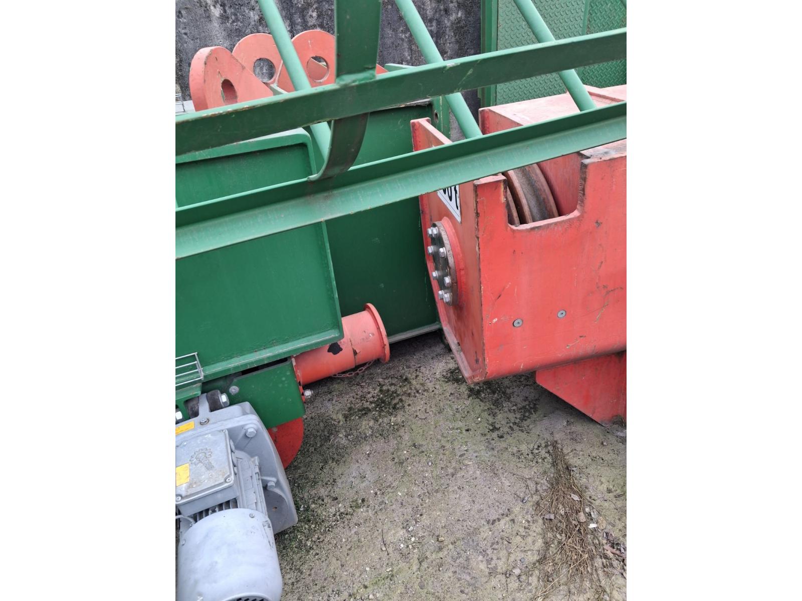 GRU A CAVALETTO SAMO 160 TON SCARTAMENTO 25600 MM