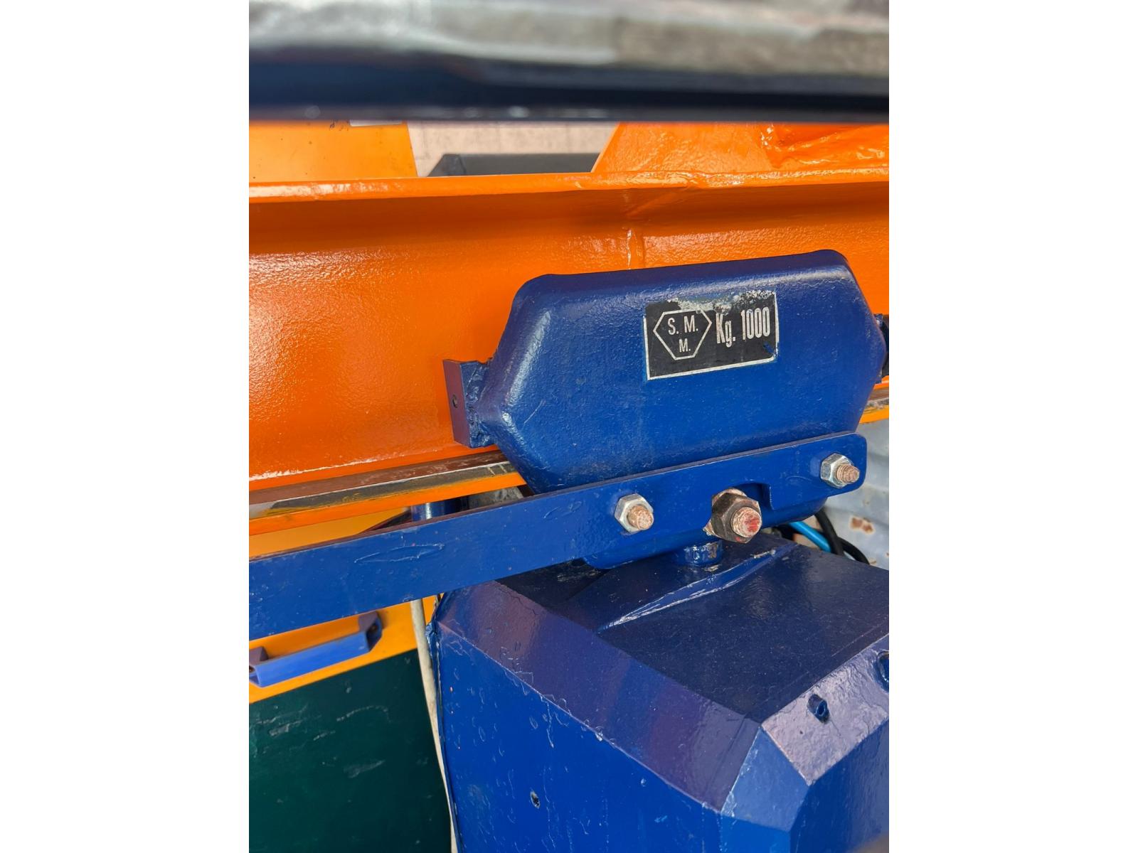 GRU A COLONNA 1000 KG