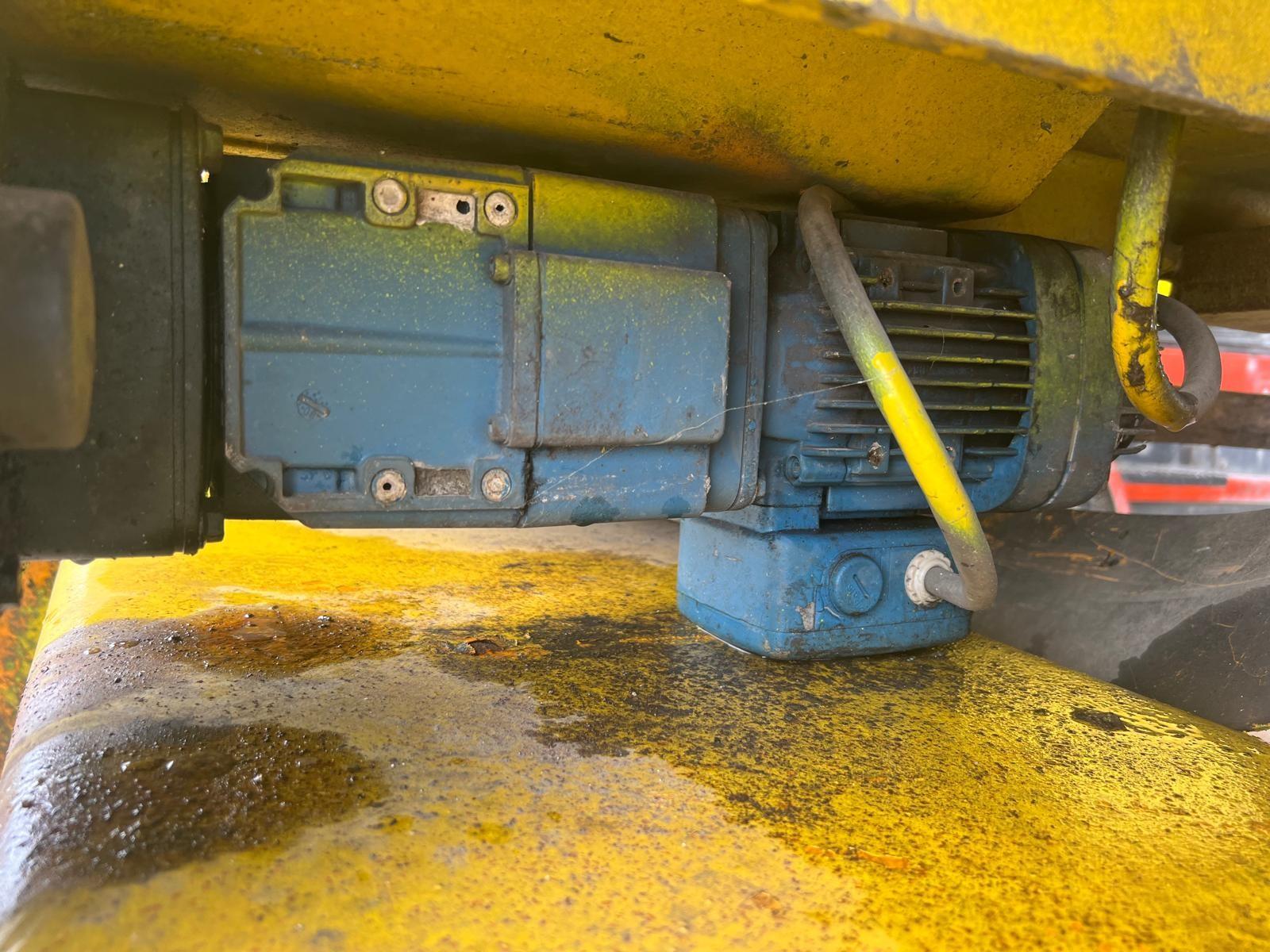 GRU A COLONNA DEMAG €2500