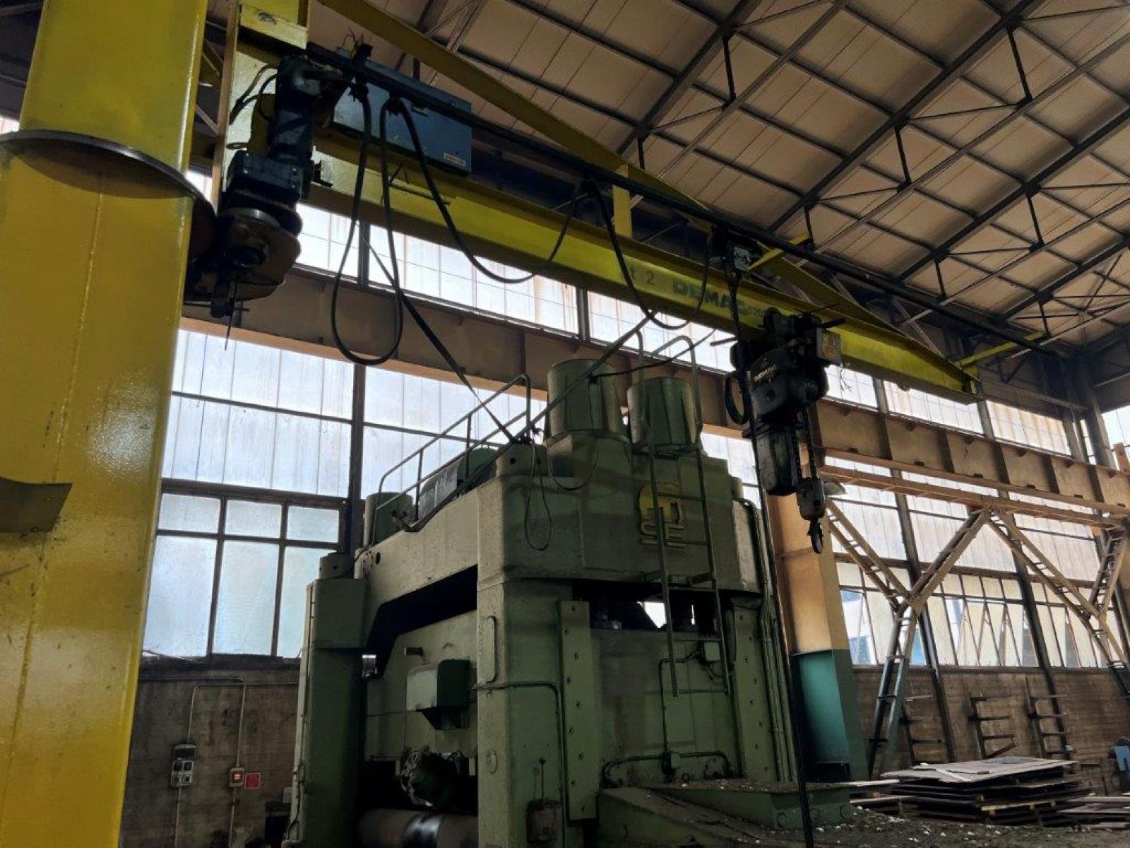 GRU A COLONNA DEMAG €2500