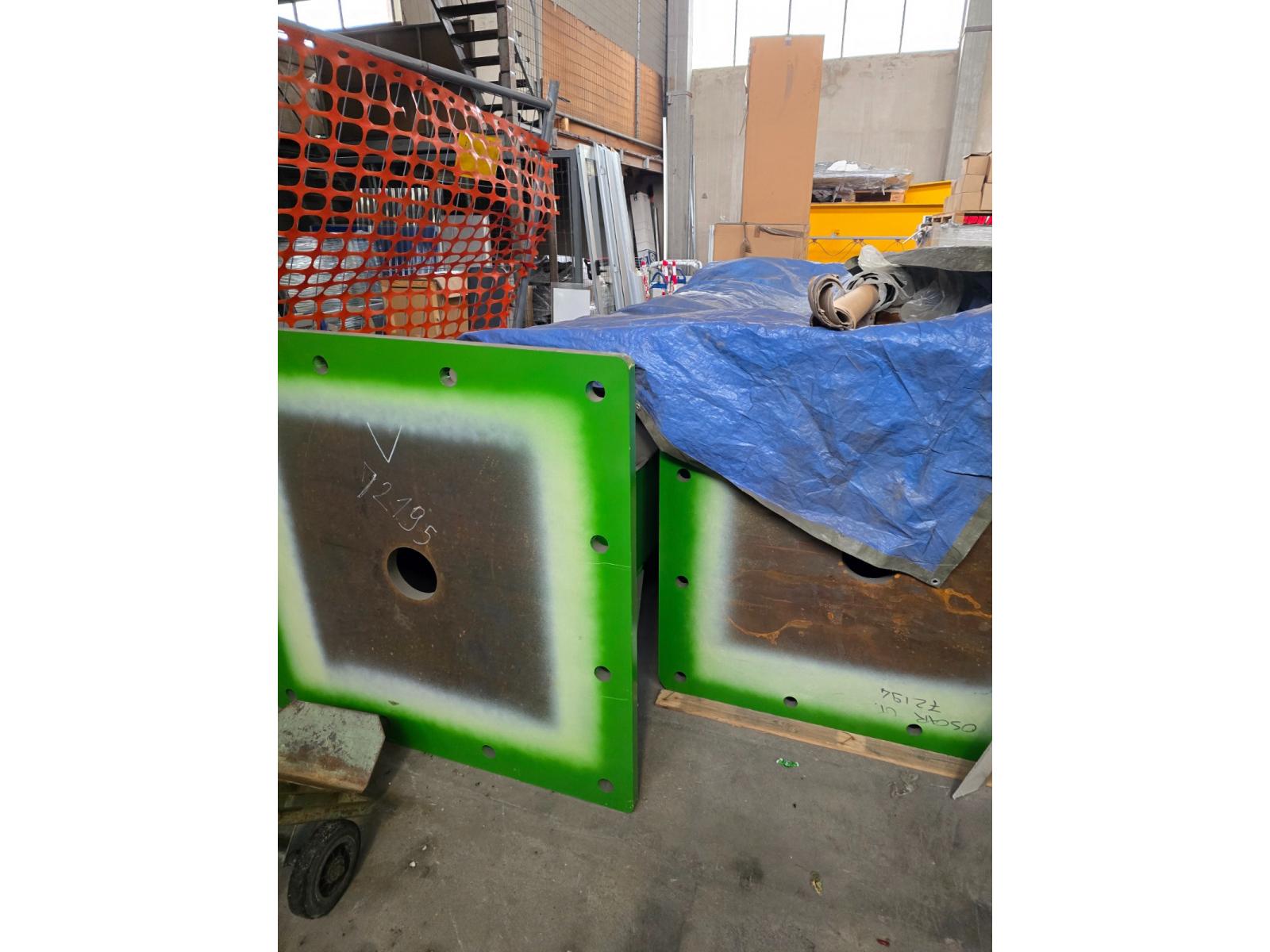 GRU ELEPHANT Portata: 5.000 kg Sbraccio: 6 metri