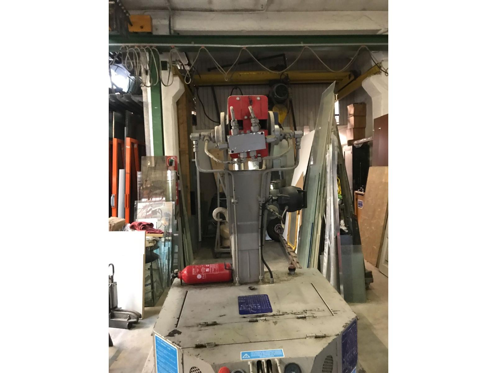 GRU VALLA PORTATA 3500 KG