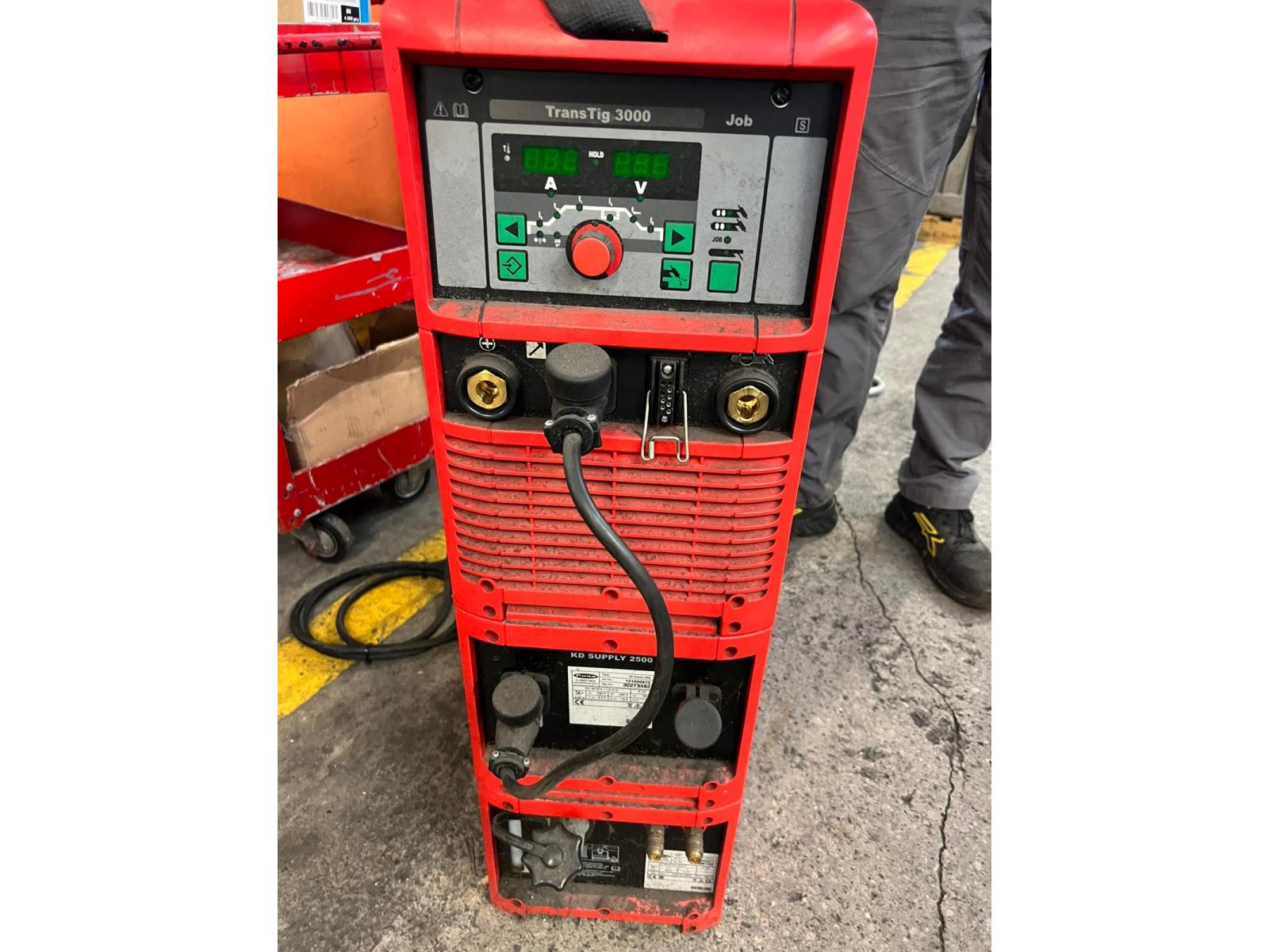 IMPIANTO DUAL ARM CON ROBOT FANIC