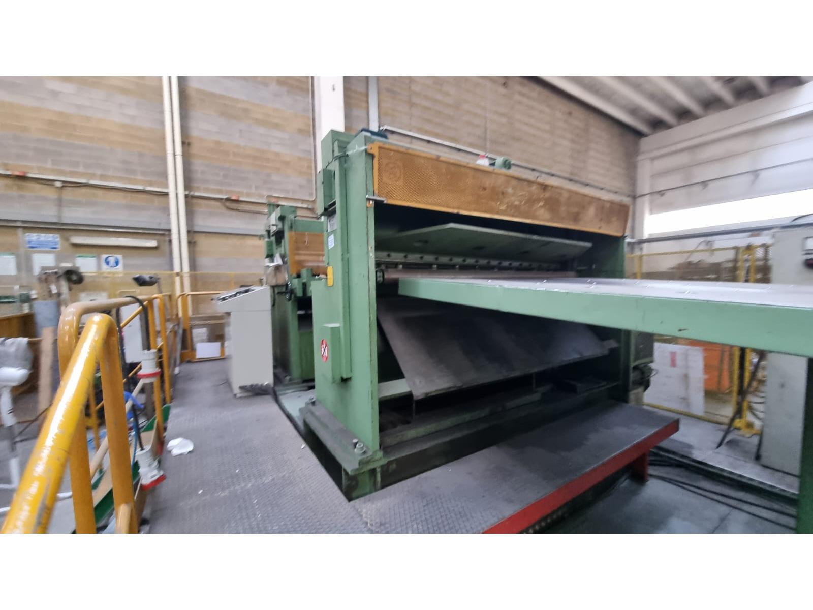 Linea di  taglio in fogli Imal 2000 x 7  ANNO 07--2000  Ottime condizioni.