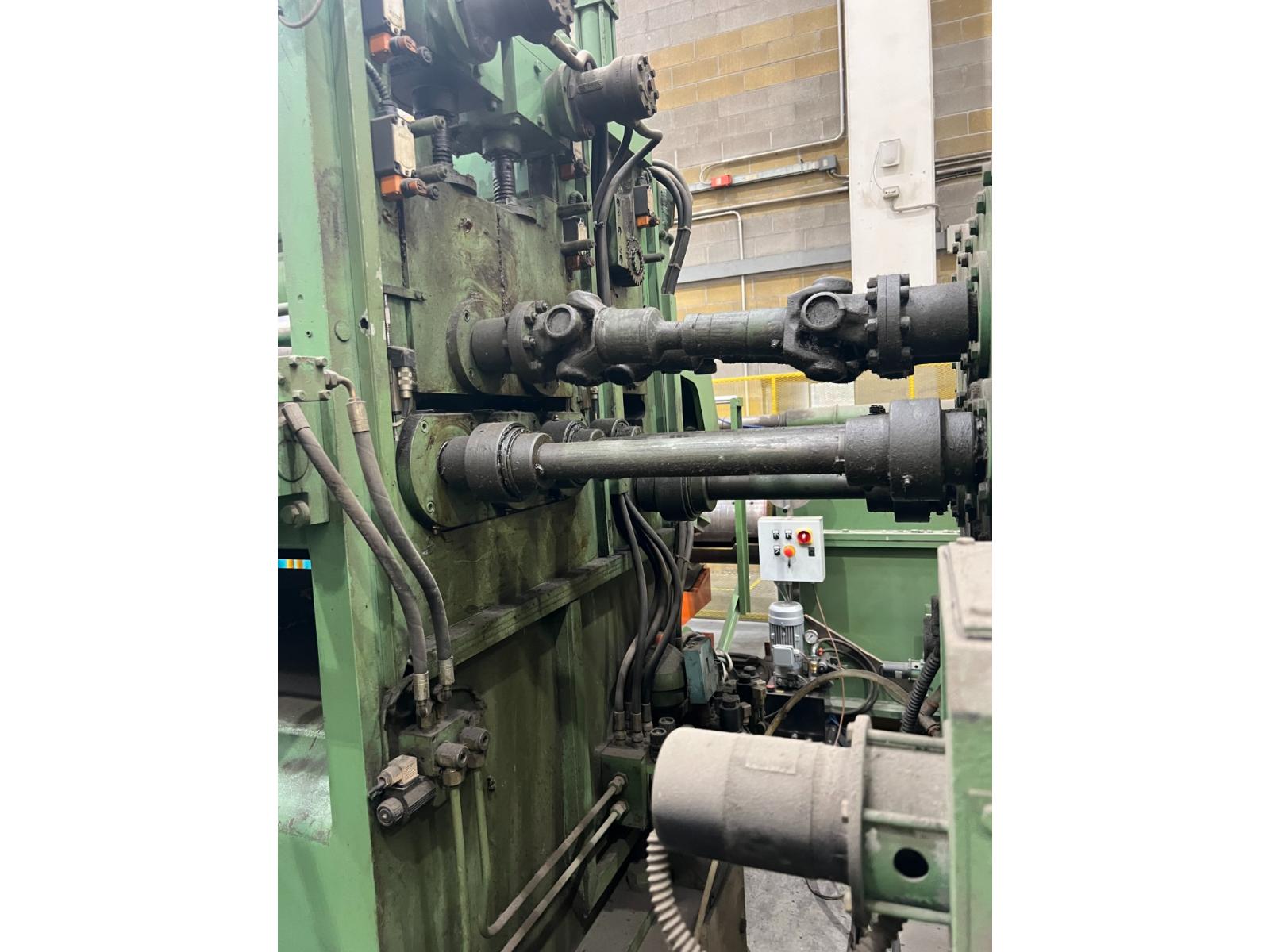 Linea di  taglio in fogli Imal 2000 x 7  ANNO 07--2000  Ottime condizioni.