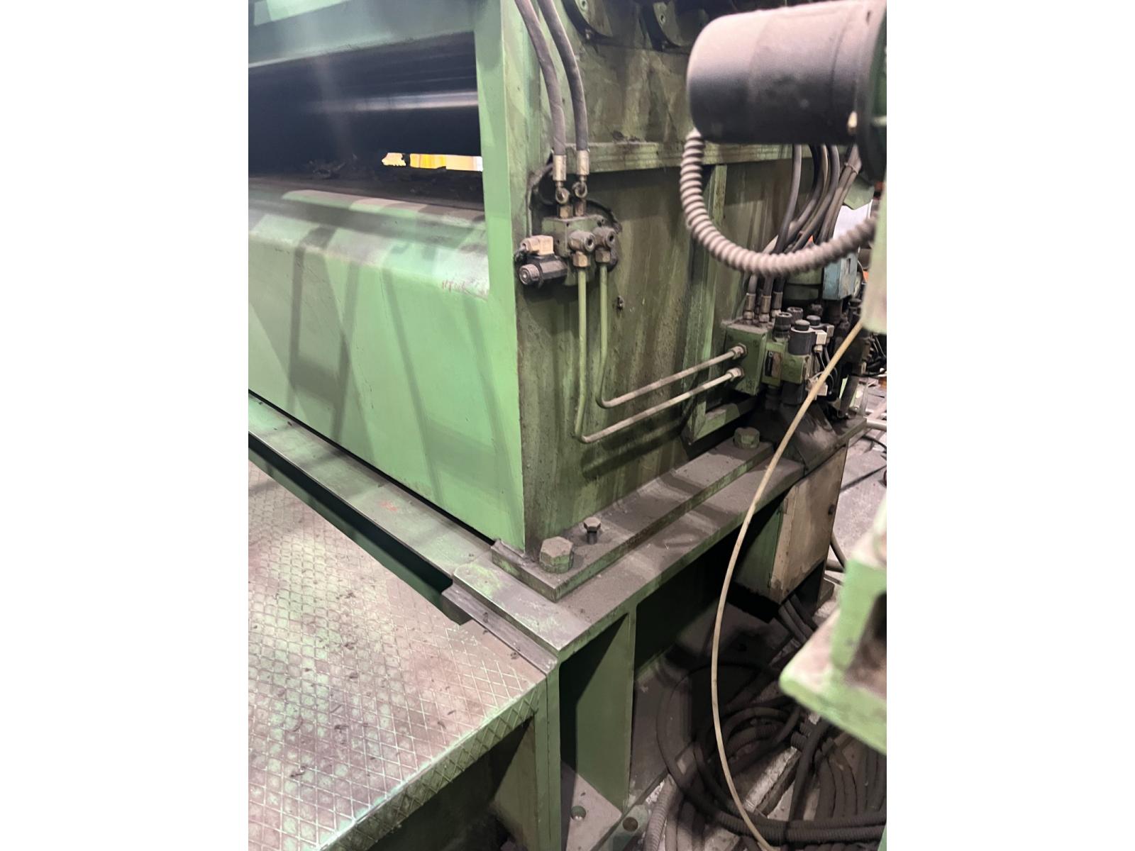 Linea di  taglio in fogli Imal 2000 x 7  ANNO 07--2000  Ottime condizioni.