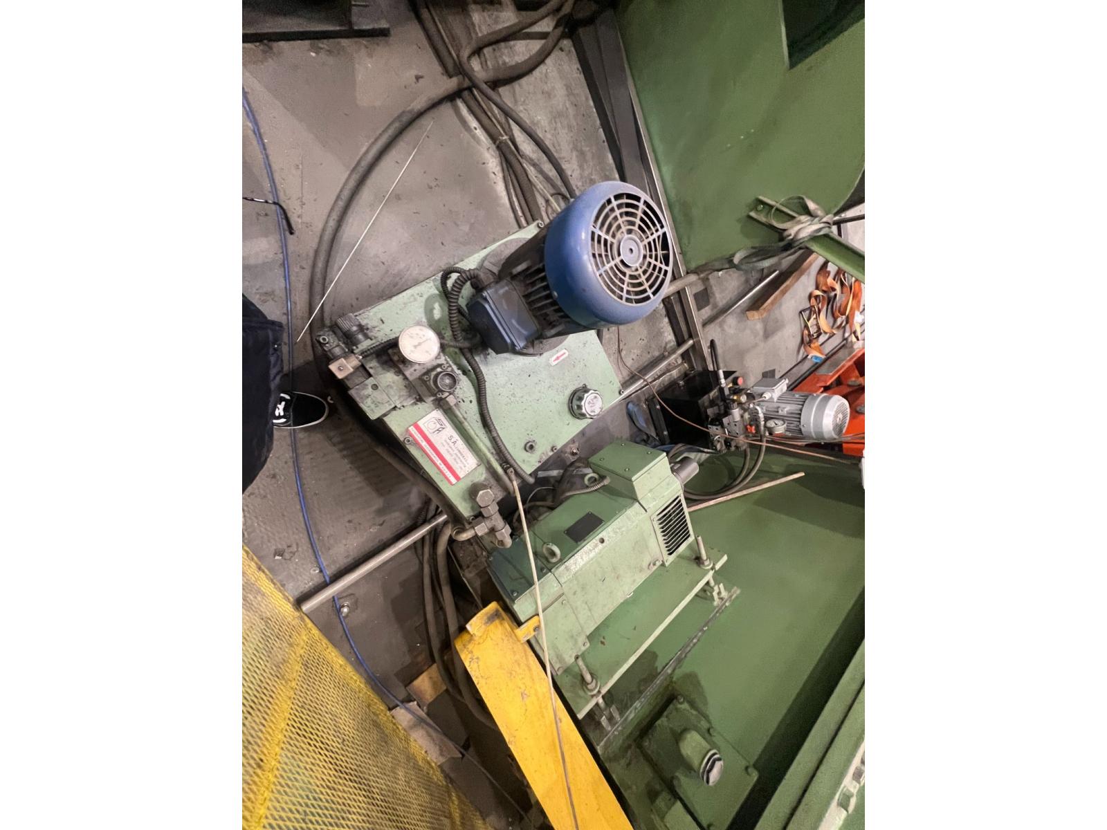 Linea di  taglio in fogli Imal 2000 x 7  ANNO 07--2000  Ottime condizioni.