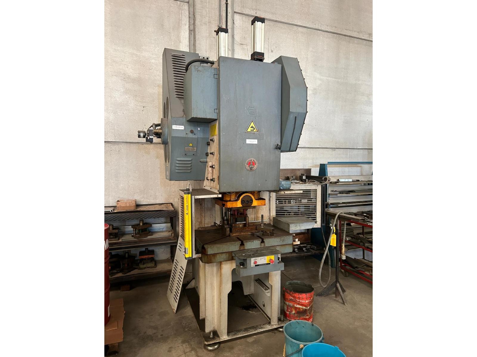 LIQUIDAZIONE OFFICINA MECCANICA