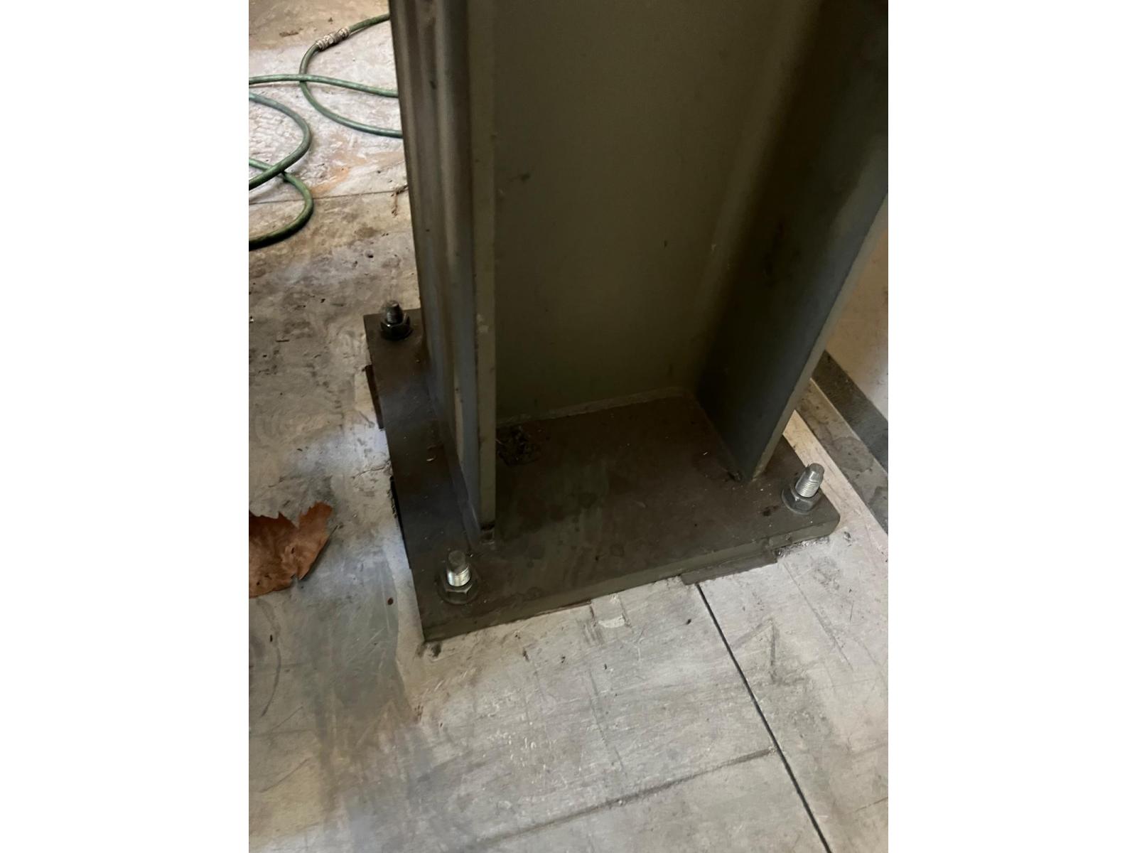 NR 14 PILASTRI 6150 H mm PORTATA 20 ton