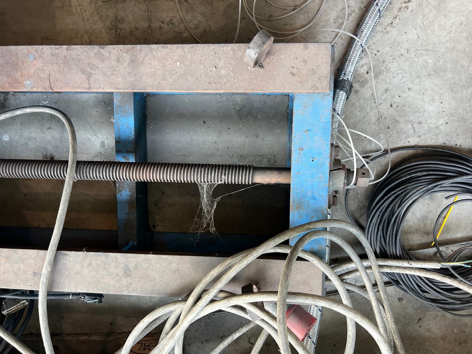 POSIZIONATORE A RULLI FORME E MOTORIZZATO 30 TON