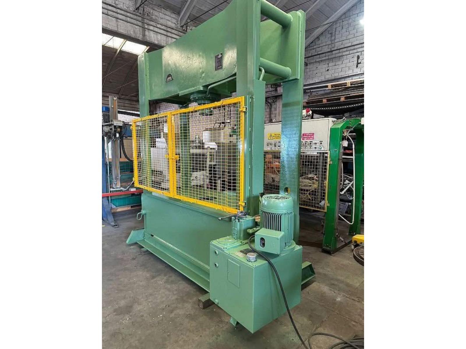 PRESSA IDRAULICA BIGNOZZI 160 TON