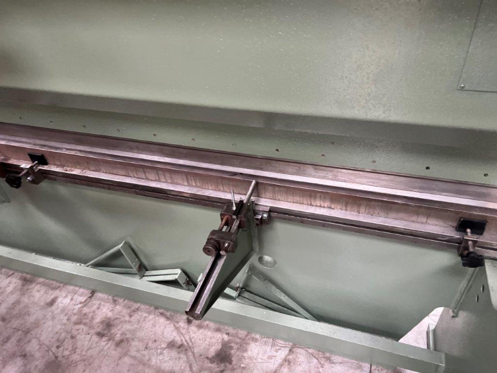 Pressa piegatrice  6000 x 80 ton mario riboldi