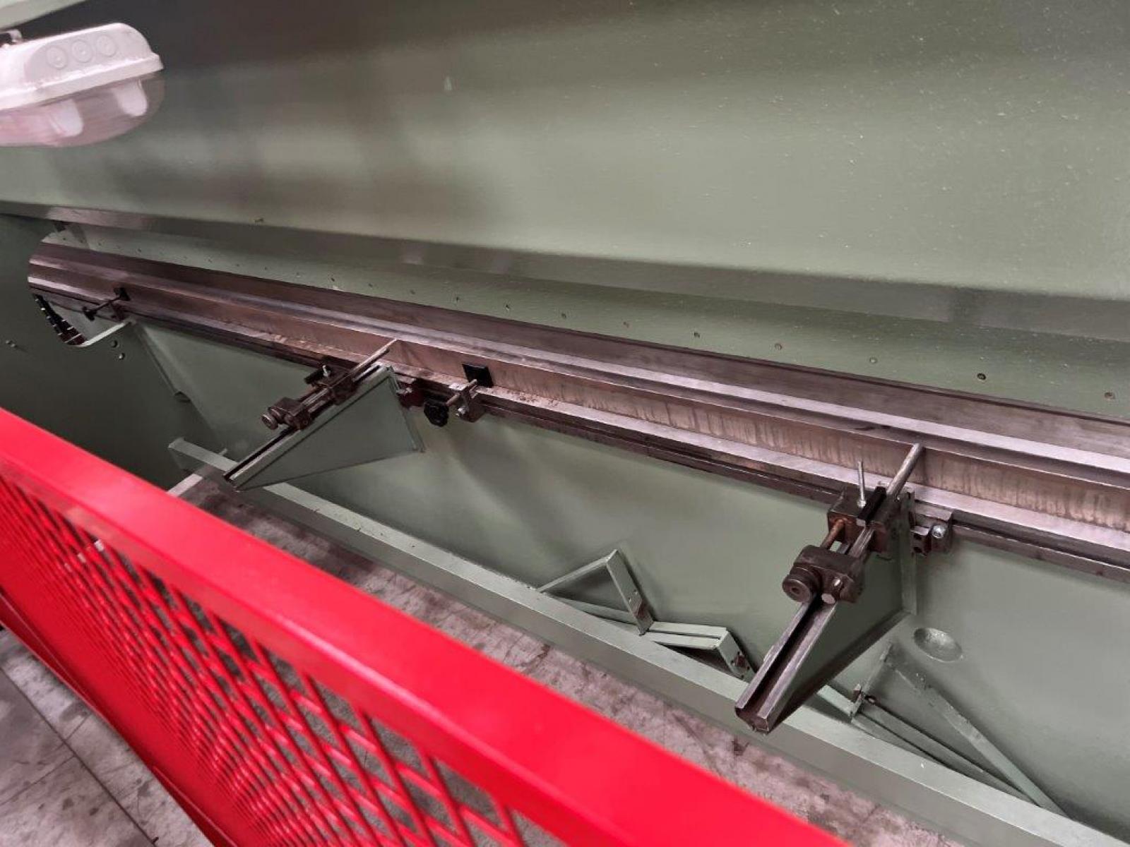 Pressa piegatrice  6000 x 80 ton mario riboldi