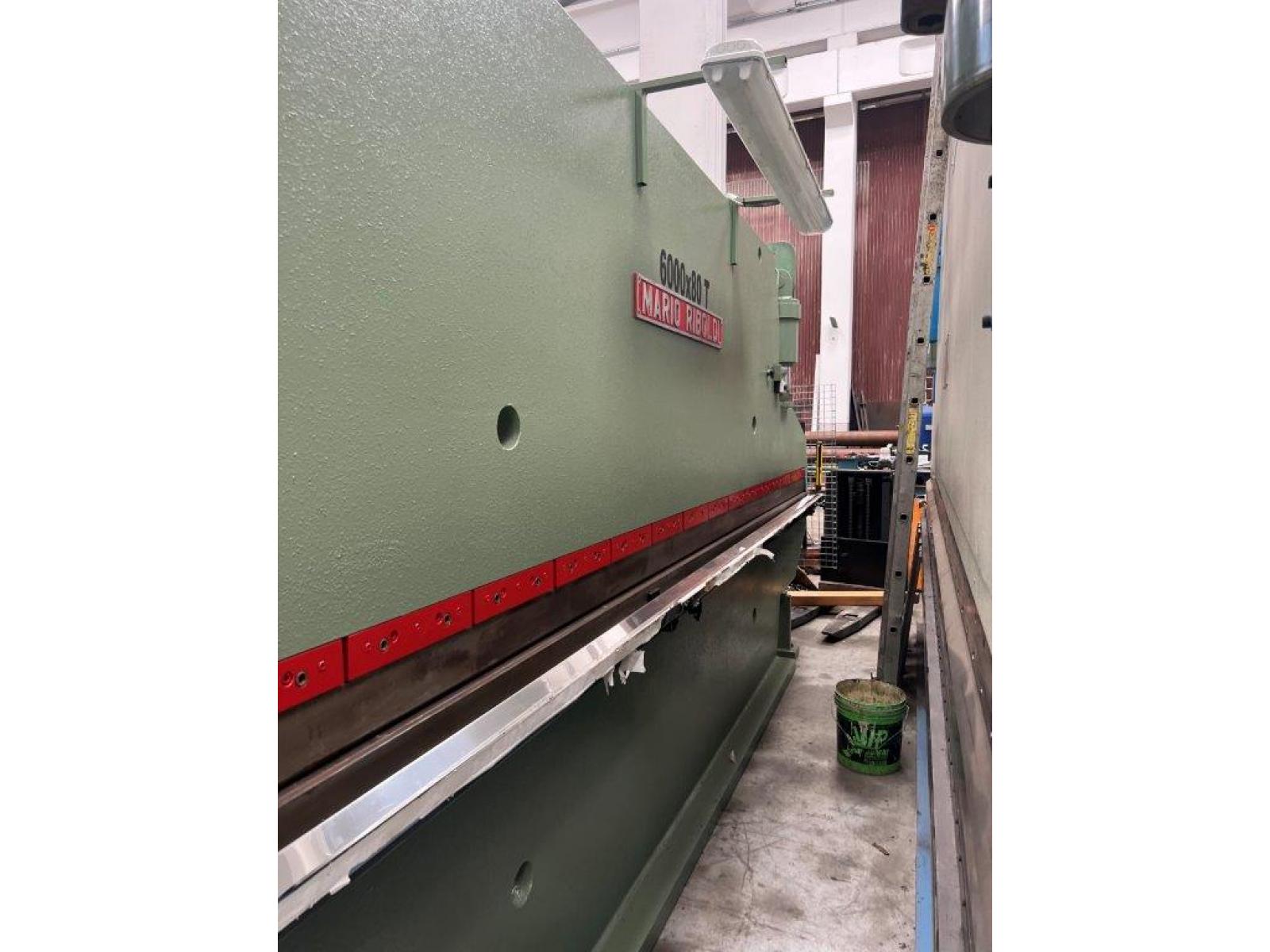 Pressa piegatrice  6000 x 80 ton mario riboldi