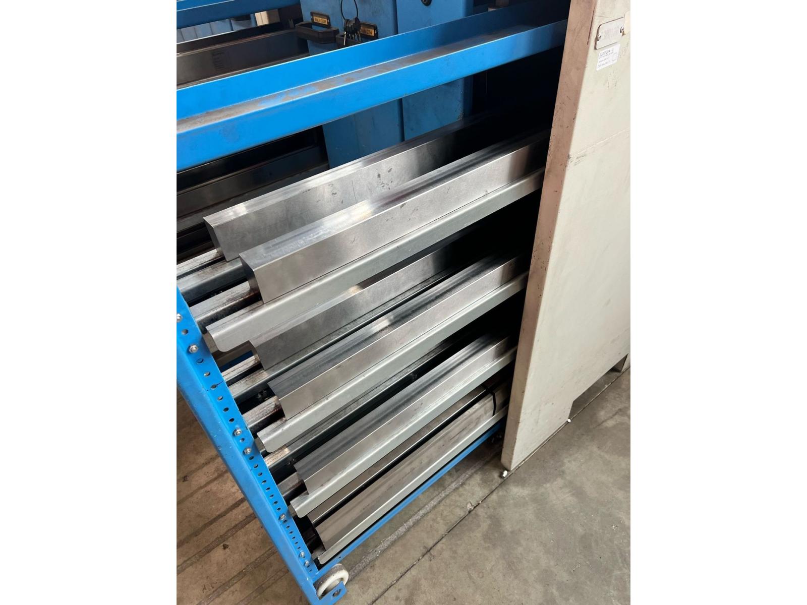 PRESSA PIEGATRICE 620×400 TON BYSTRONIC 8/10 ASSI