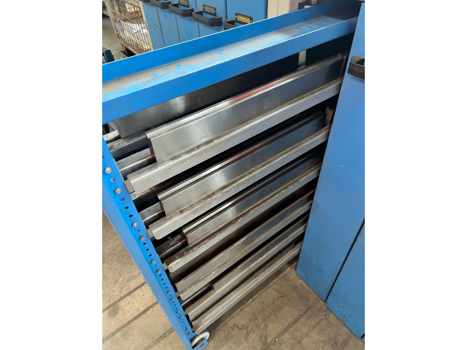 PRESSA PIEGATRICE 620×400 TON BYSTRONIC 8/10 ASSI