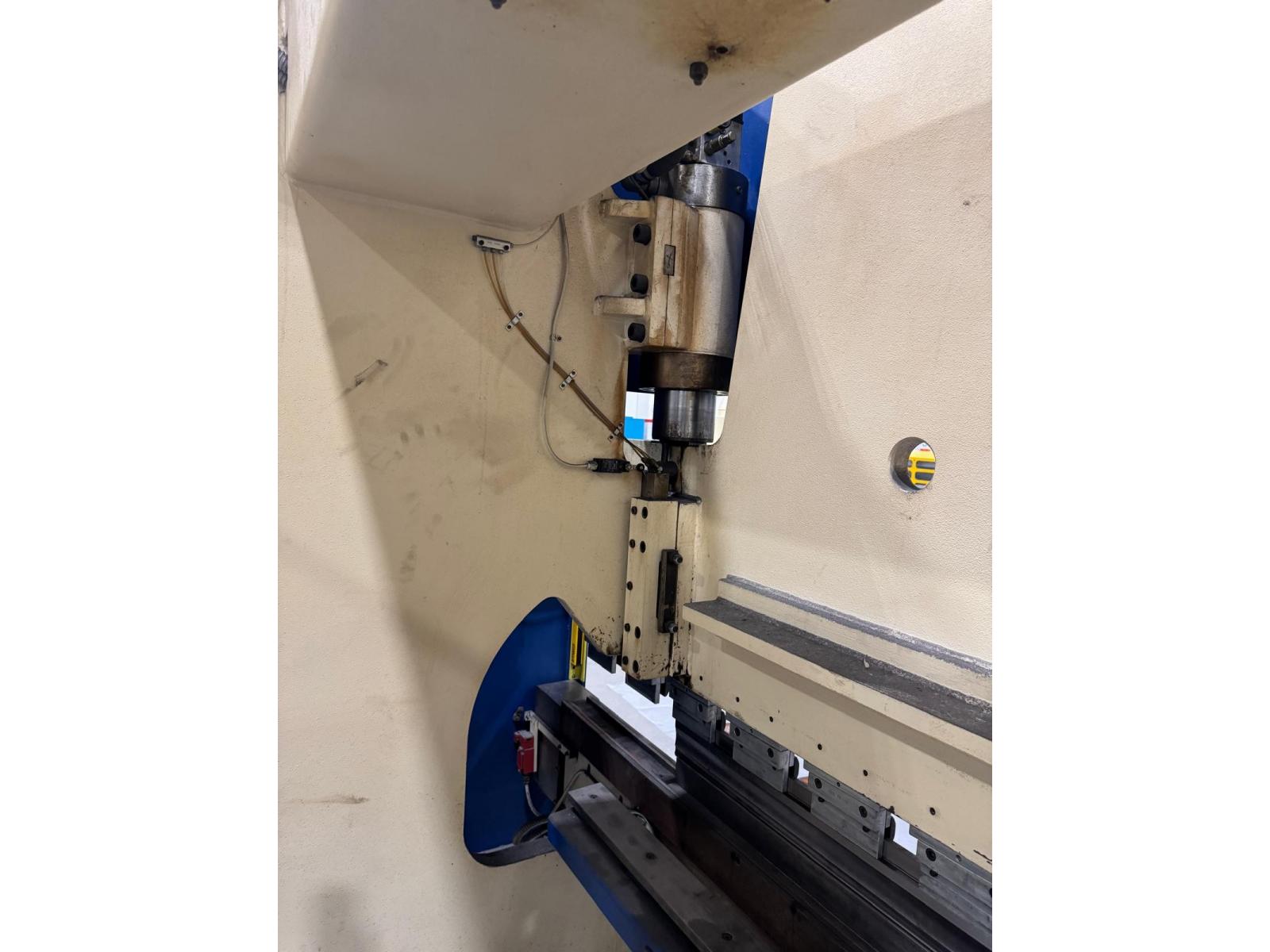 PRESSA PIEGATRICE BARIOLA