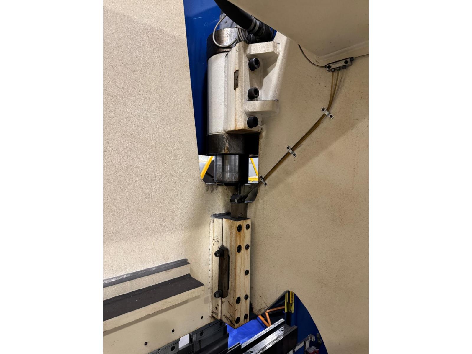 PRESSA PIEGATRICE BARIOLA