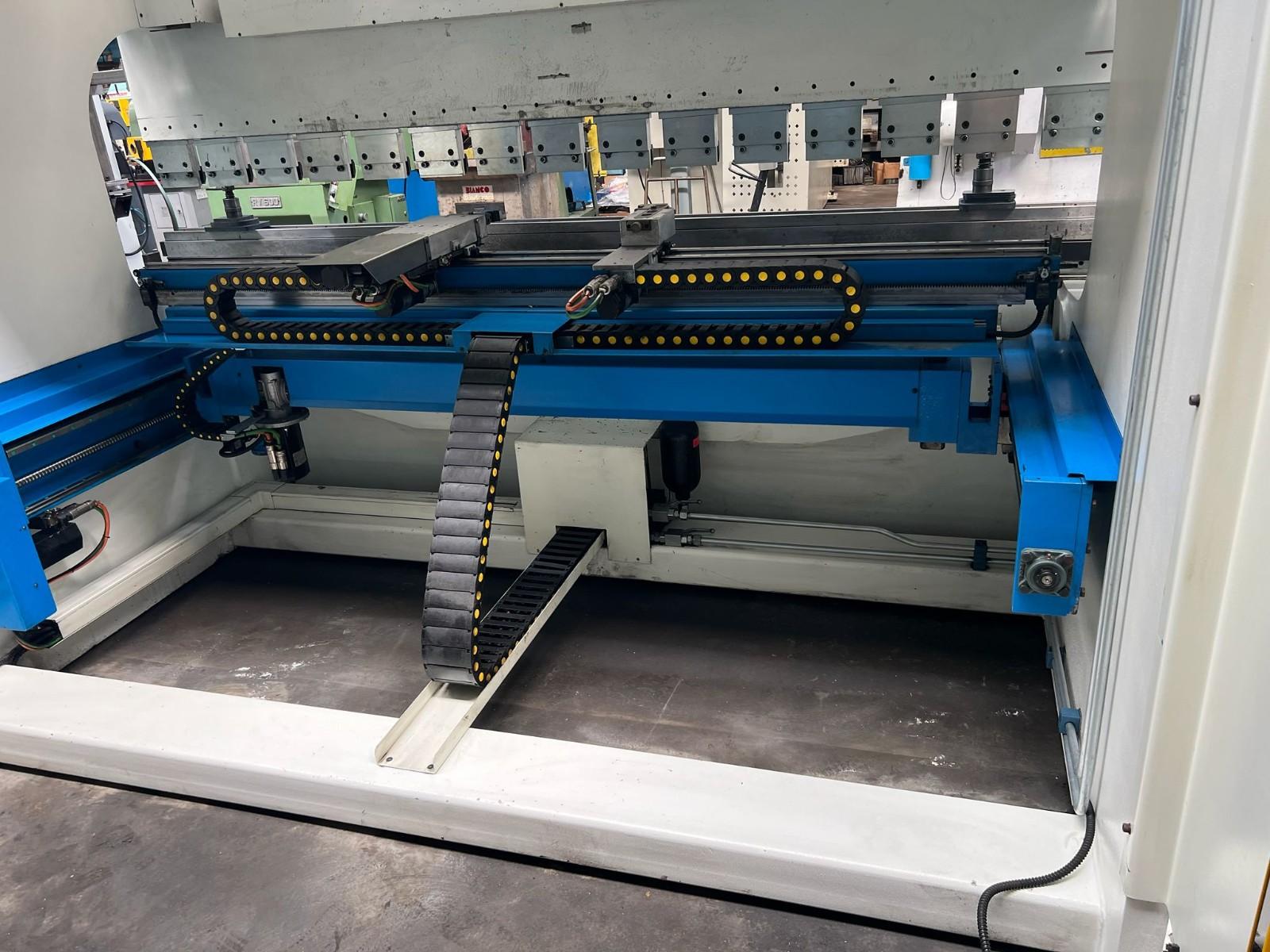 PRESSA PIEGATRICE FARINA 3000 x  130 ton