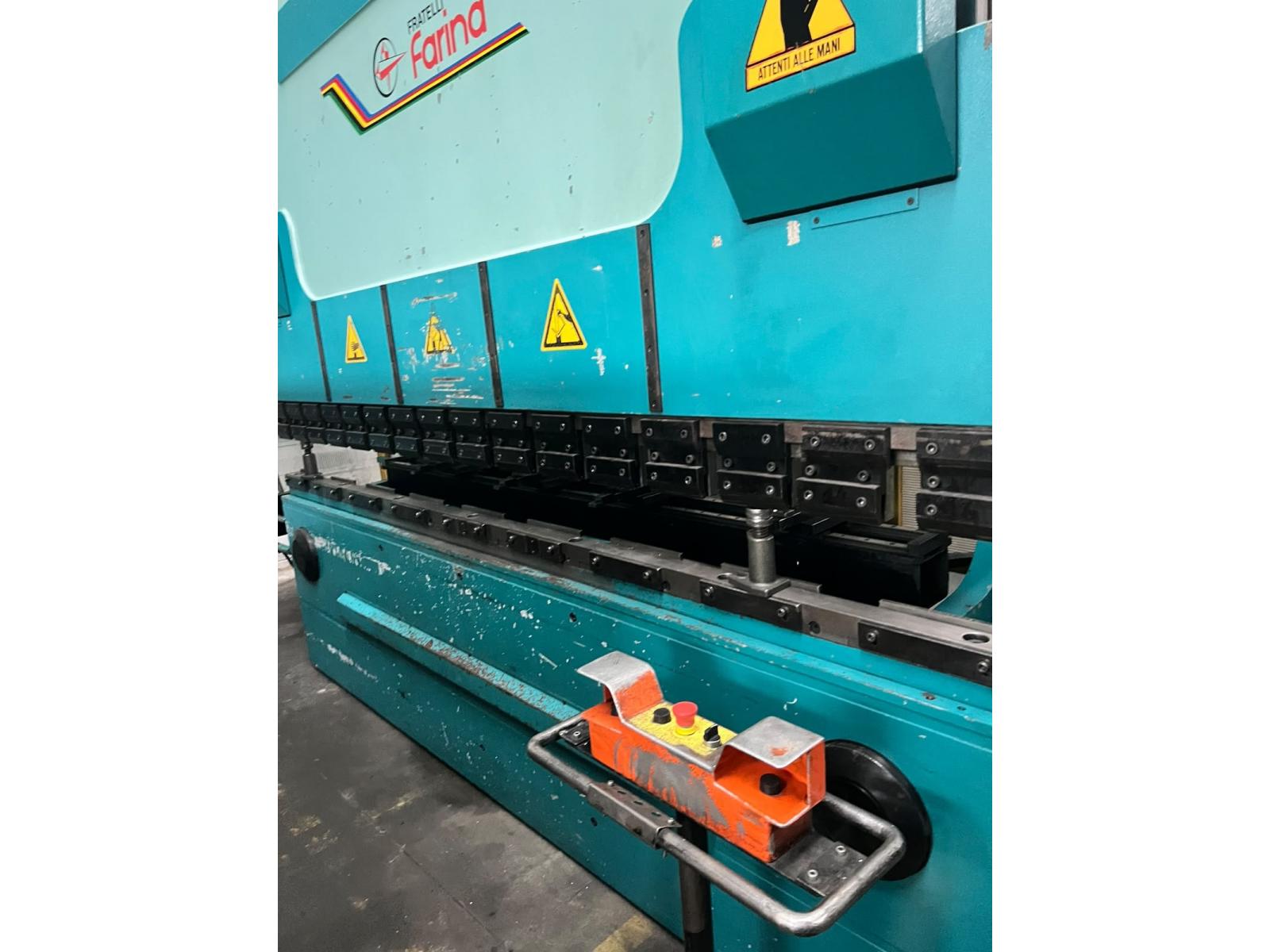 PRESSA PIEGATRICE FARINA 3300/160 TON
