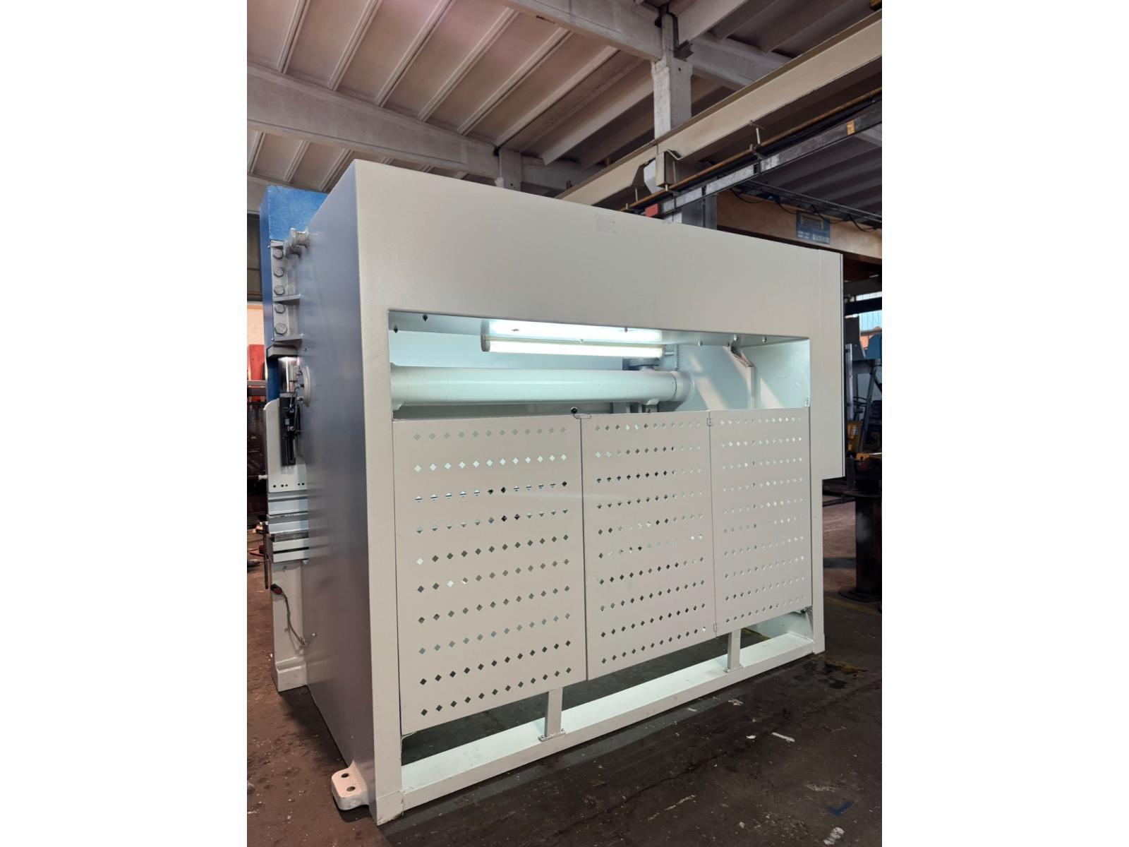 PRESSA PIEGATRICE GEKO  3000x300 TON