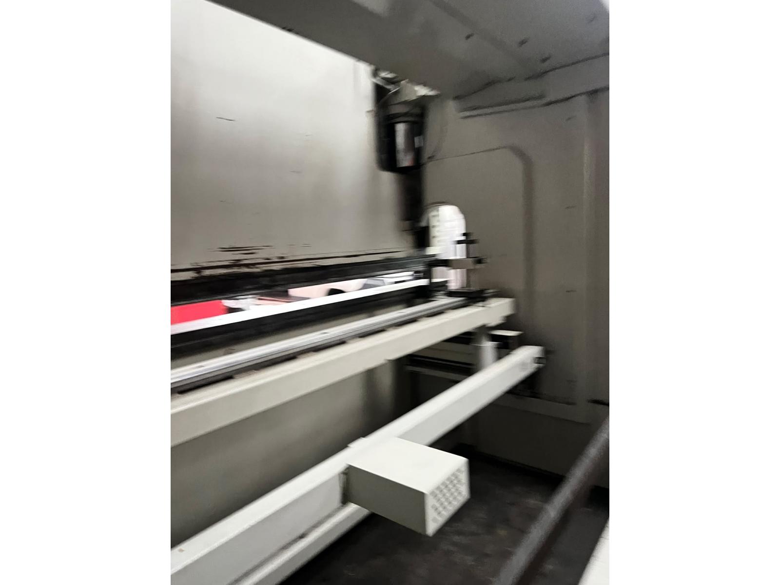 PRESSA PIEGATRICE IDRAULICA ADRIA MACCHINE 40/400