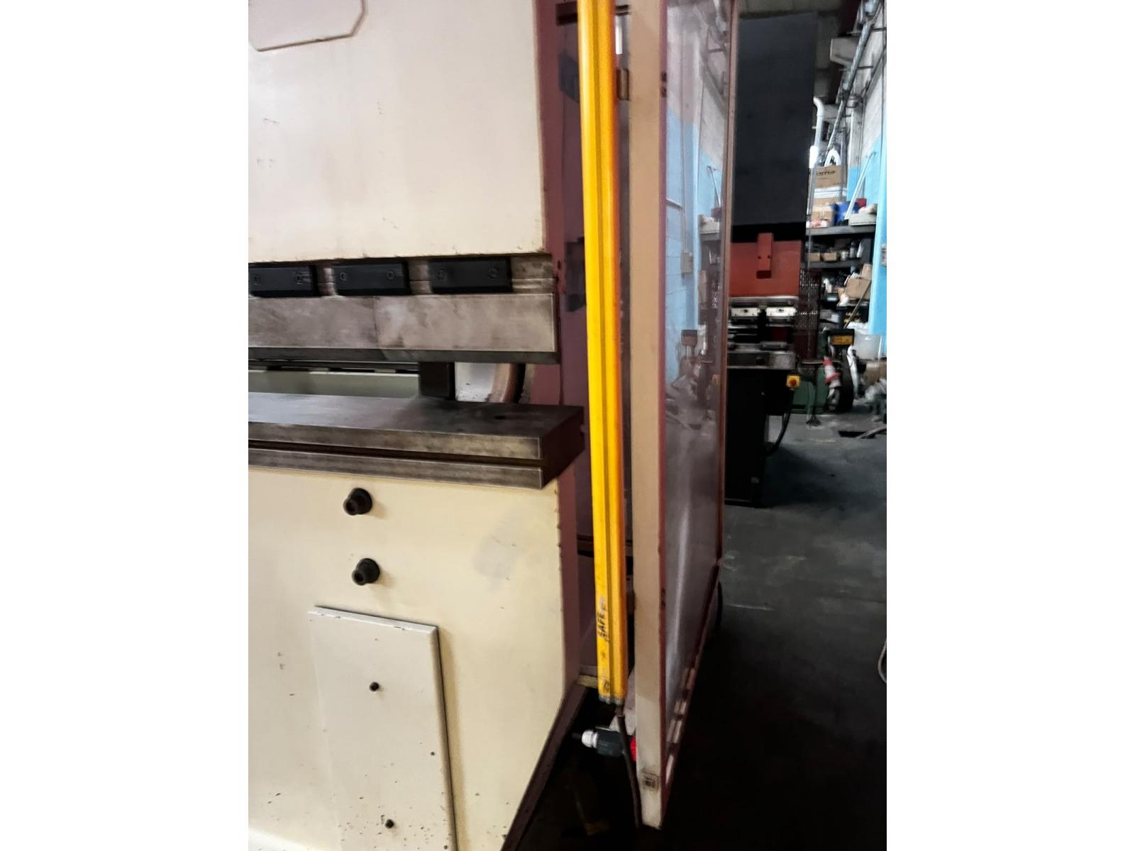 PRESSA PIEGATRICE IDRAULICA ADRIA MACCHINE 40/400