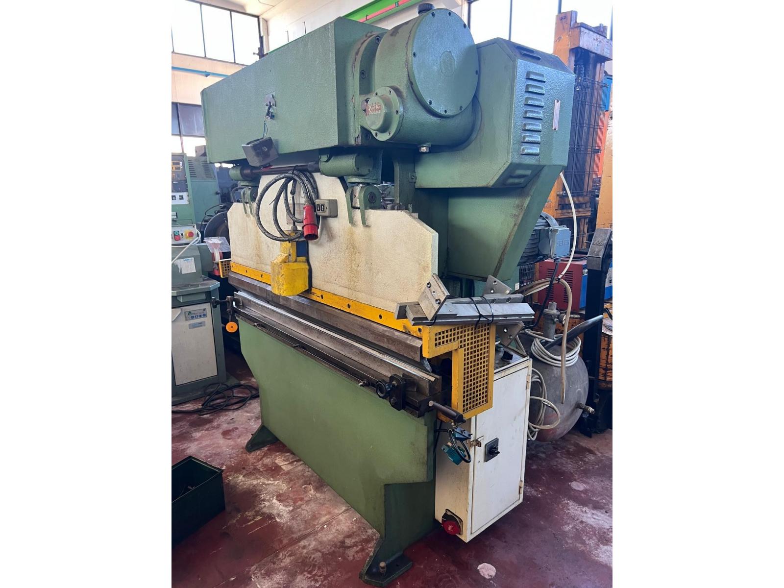 PRESSA PIEGATRICE MECCANICA