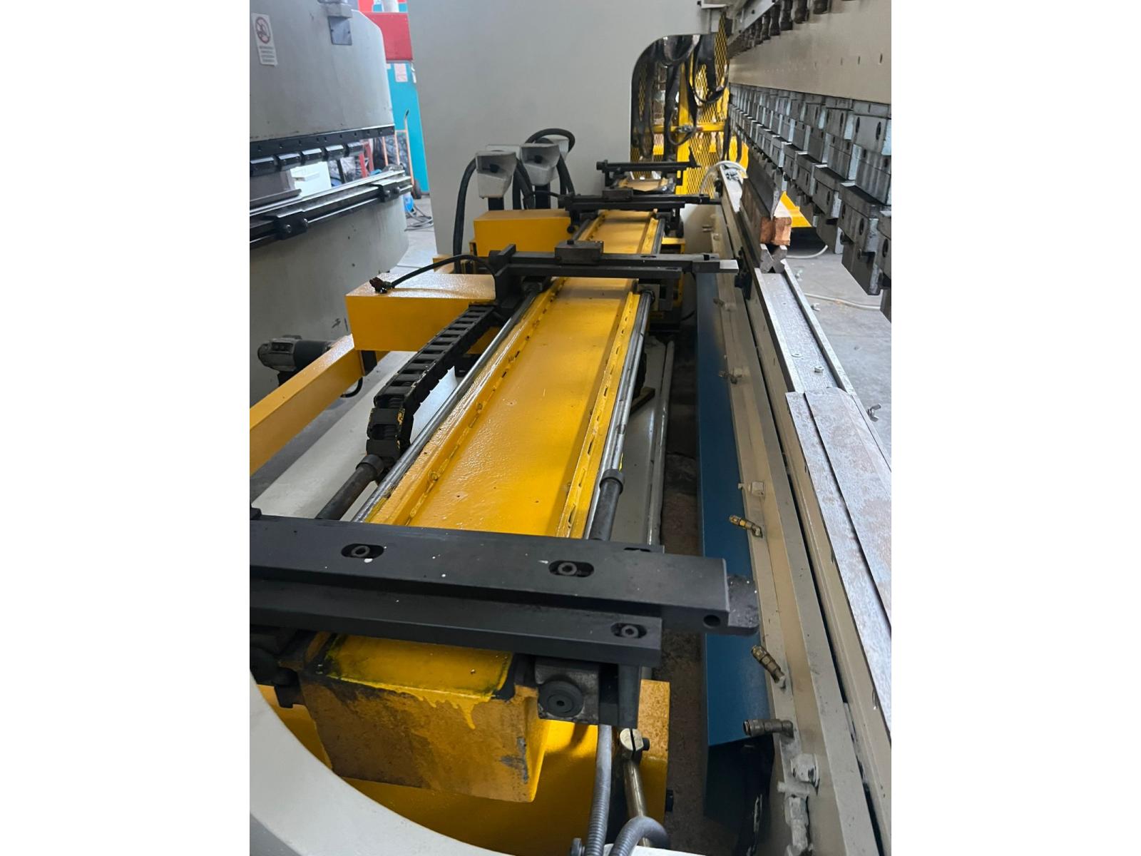 PRESSA PIEGATRICE NOVASTILMEC 6 ASSI