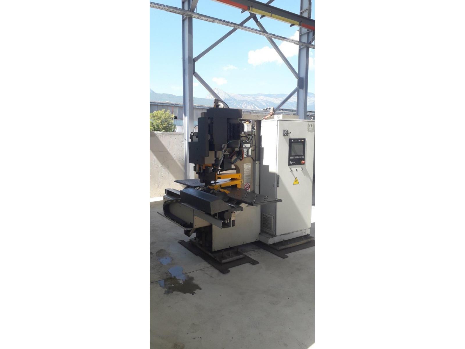 PUNZONATRICE FICEP A CNC
